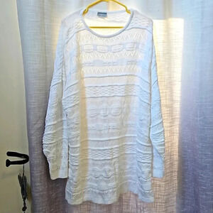 WHITE SWEATER